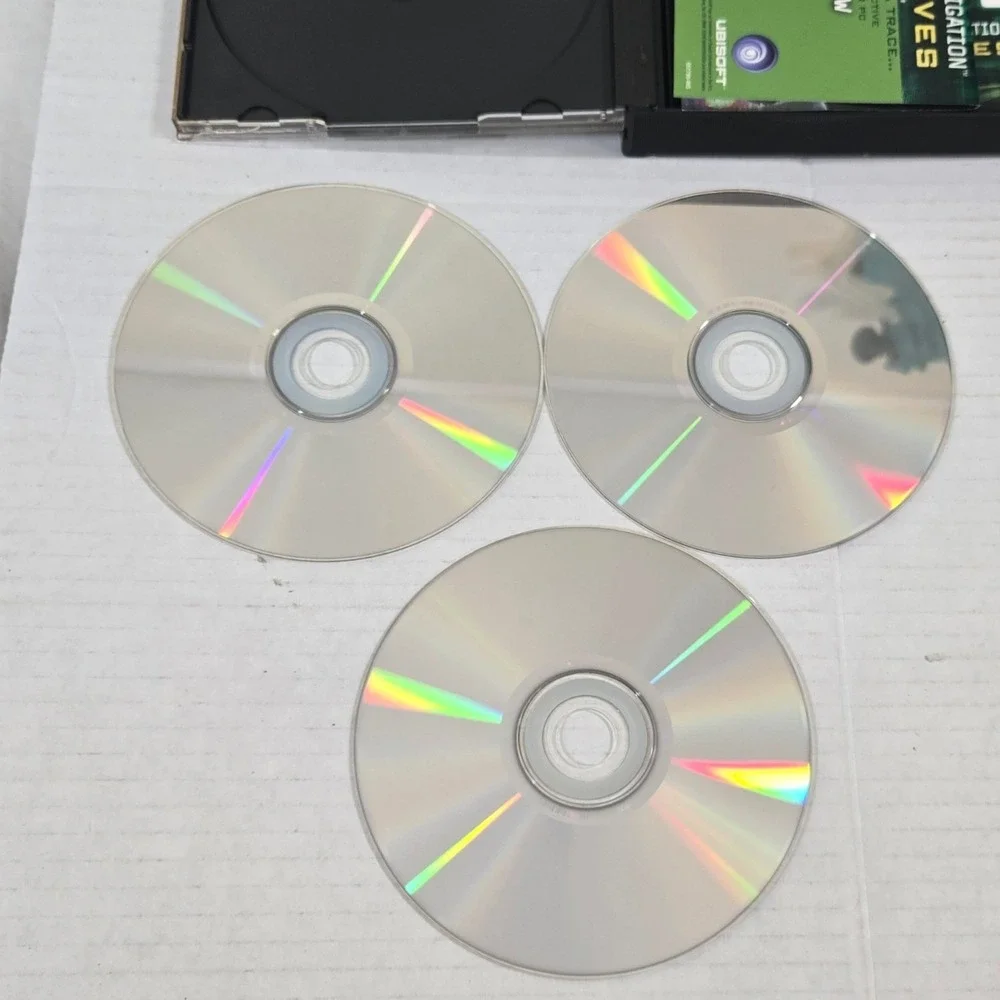 CSI Dark Motives PC Game Vintage 2004 CD-ROM Complete 3 Disc Set Manual Ubisoft